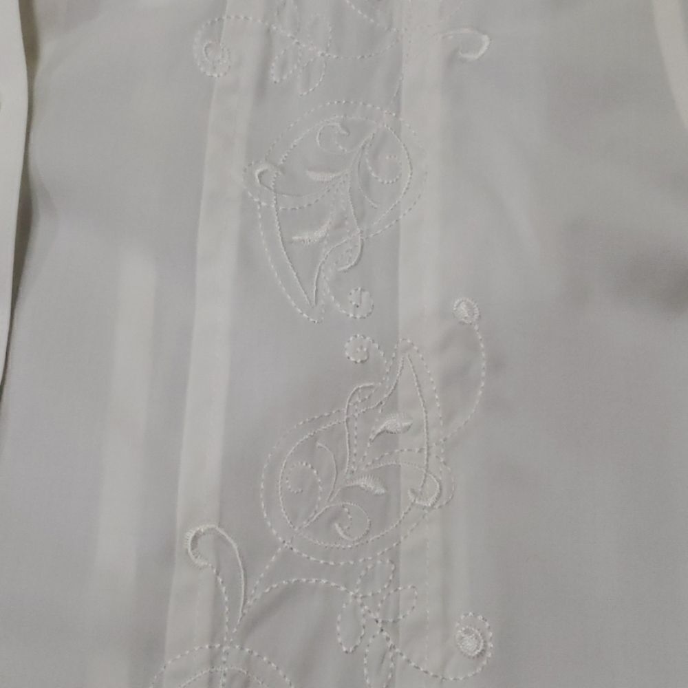 White embroidered button down blouse - image 4